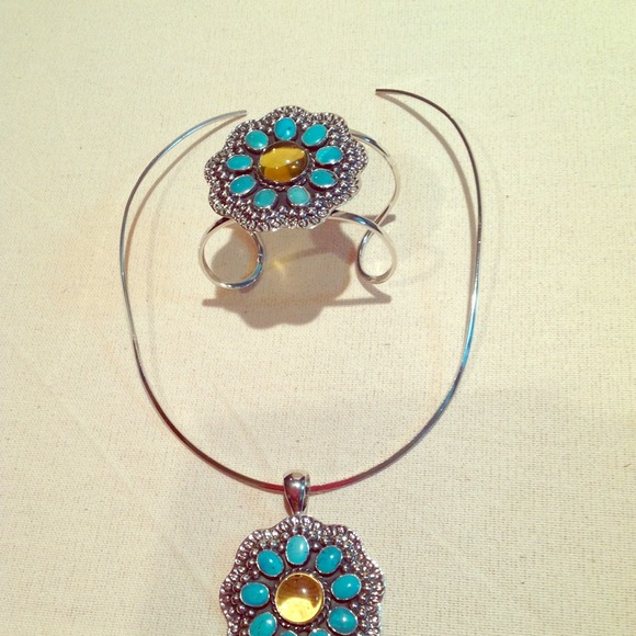 A BRAND NEW .925 Sterling silver set.