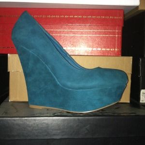 Teal suede STEVE MADDEN Pumps 7 1/2 @ $39 NO BOX