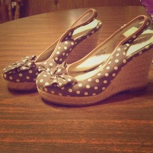 Polka dot wedge sandal