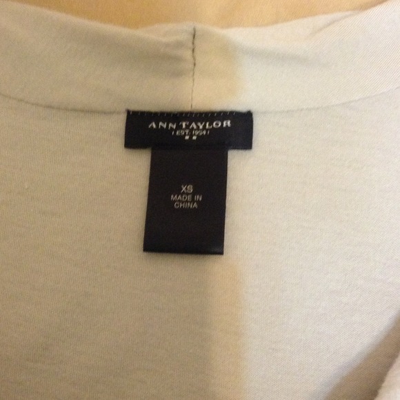 Ann Taylor Sleeveless Top XS - Picture 3 of 3
