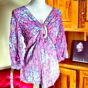 Bisou Bisou pretty paisley top 💖