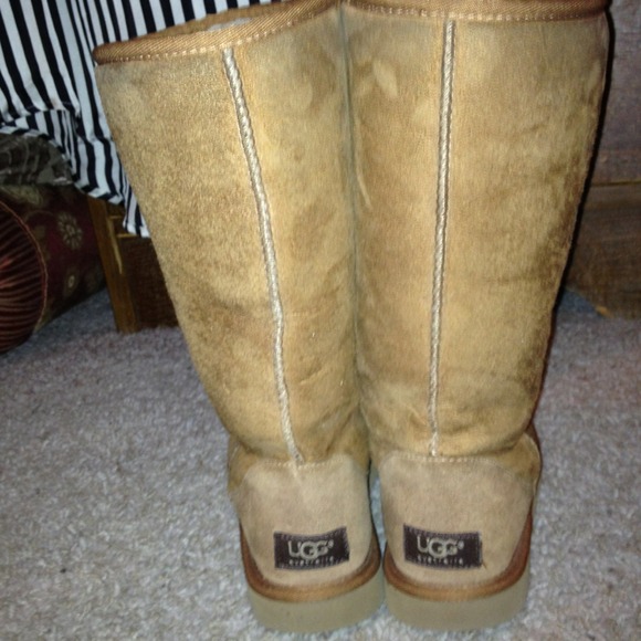 ❗❗SOLD ❗❗TALL CHESTNUT UGGS!!!