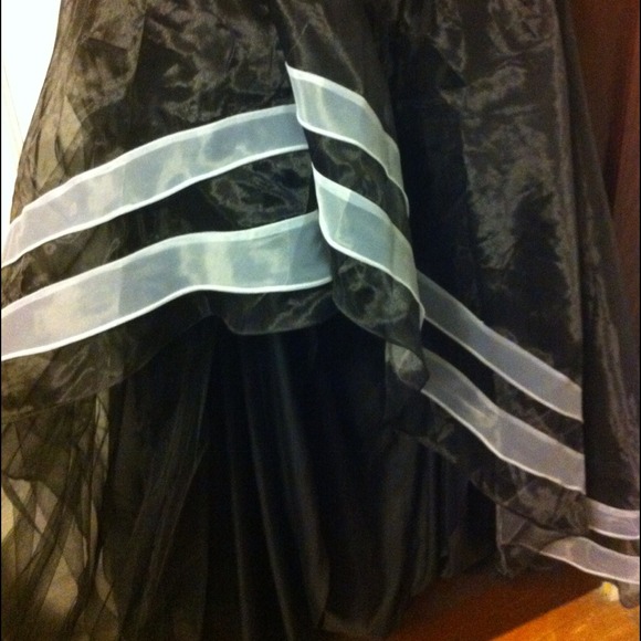 💵Brand New High Low Hemmed Prom Dress GORGEOUS!!! - Picture 3 of 4