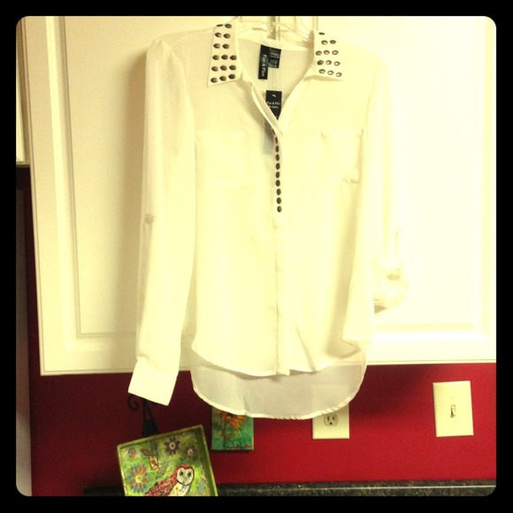 White sheer button up! With skull studs!