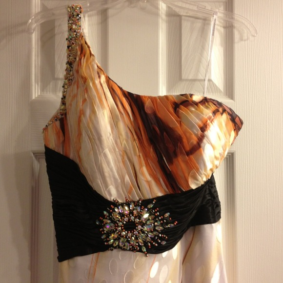 ✨Willing to negotiate✨Ball gown - Picture 2 of 4