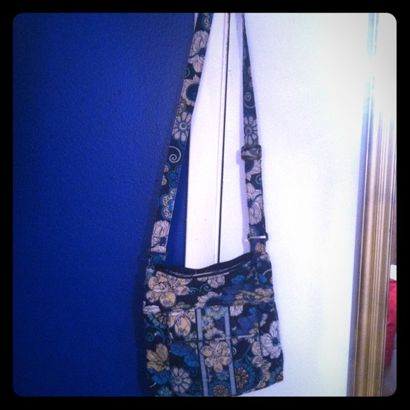Vera Bradley Handbags - Vera Bradley Cross Body ✂ PRICE CUT ✂