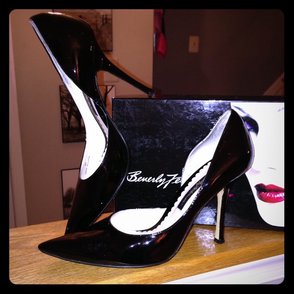 SOLD-Beverly Feldman black patent d'Orsay size 8 - Picture 1 of 3