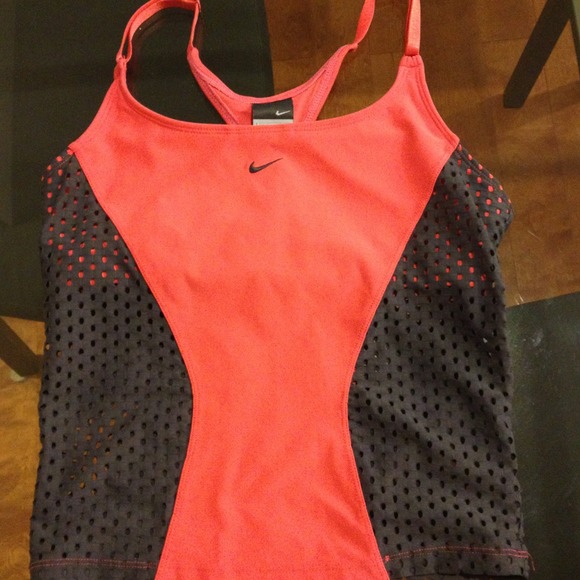 Nike workout top