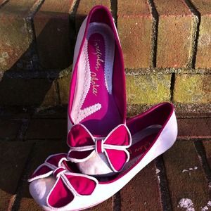 Irregular Choice muted pewter flat w/ magenta bow