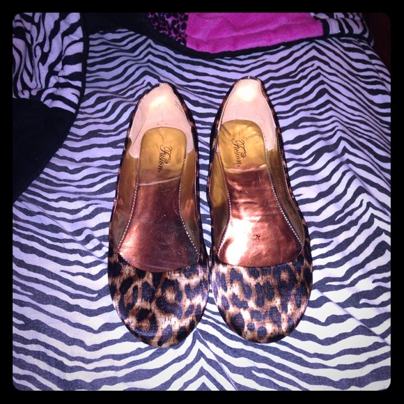 🎀ON HOLD🎀 Stylish Cheetah Flats