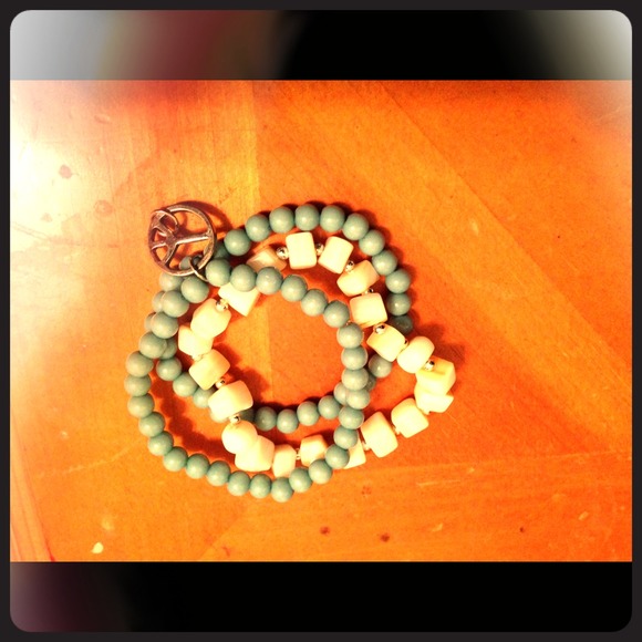 Set of two bead bracelets. - Picture 1 of 2