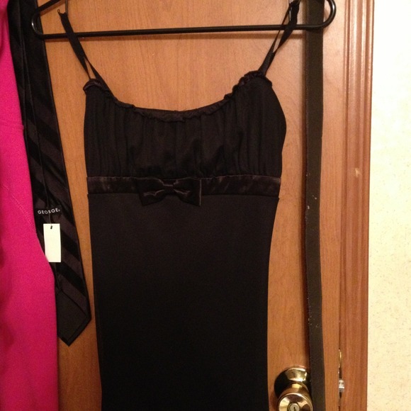Little black dress !! - Picture 1 of 4
