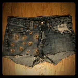 Cheetah print custom painted short