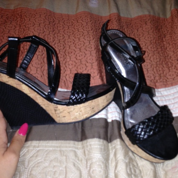 Black and Tan wedges