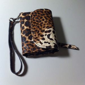 Jessica Simpson leopard print wallet/ phone holder
