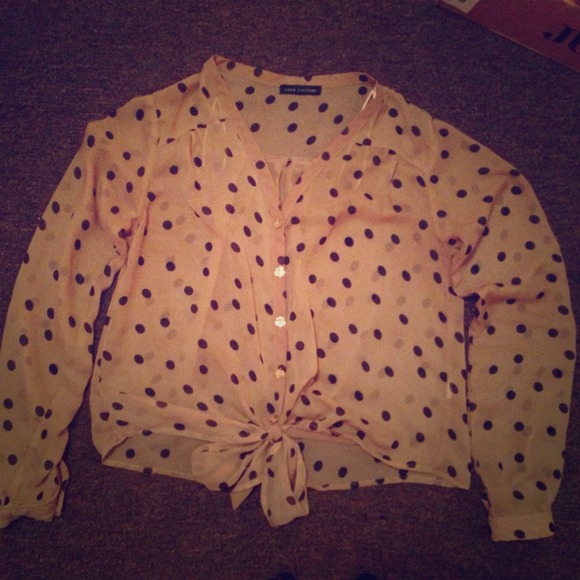 ❌SOLD❌ Love Culture polka dot blouse