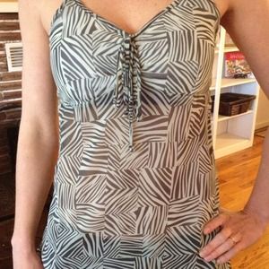 Spaghetti strap to. Zig zag print