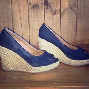 ❌SOLD❌Steve Madden Wedges