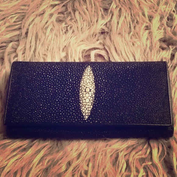 Genunine stingray skin wallet NWT