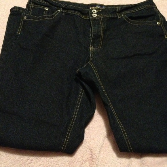 Jean - Picture 1 of 2