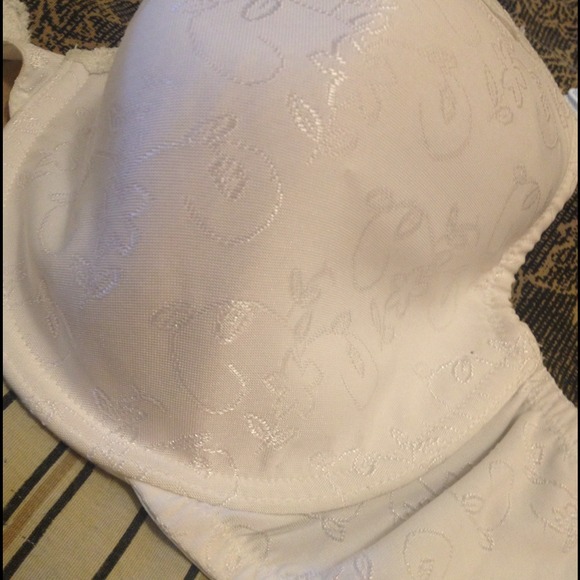 White bra with detail - Picture 2 of 3