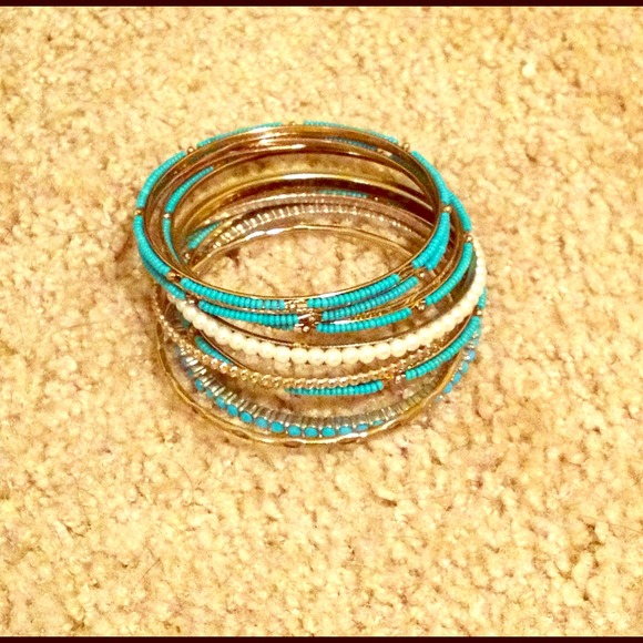 ❌SOLD❌Turquoise gold and pearl bangle set