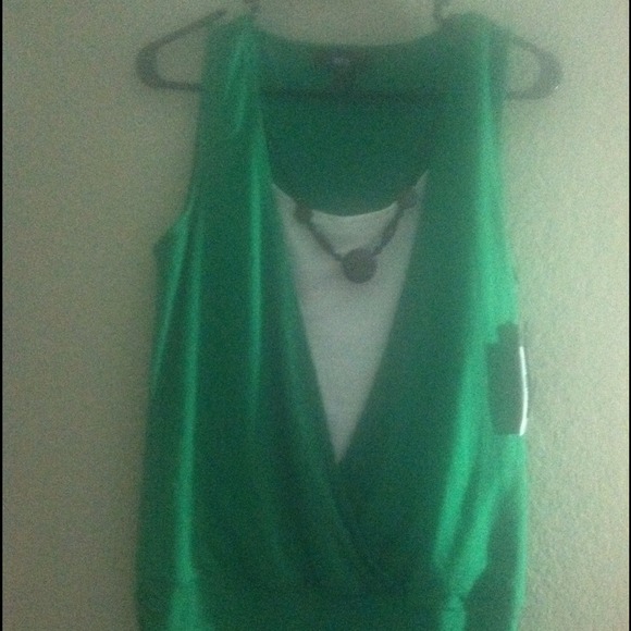 🚫🚫🚫TRADED🚫🚫🚫Green Banded Top