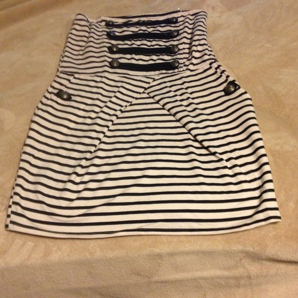 Strapless stripped dress