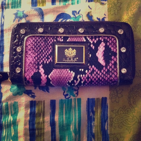 ✨Price Reduced✨Cute Purse/Wallet