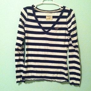 Hollister Striped vneck longsleeve
