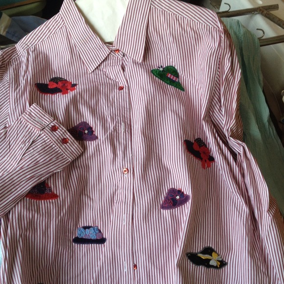 🎩🎩Shirt of Hats🎩🎩