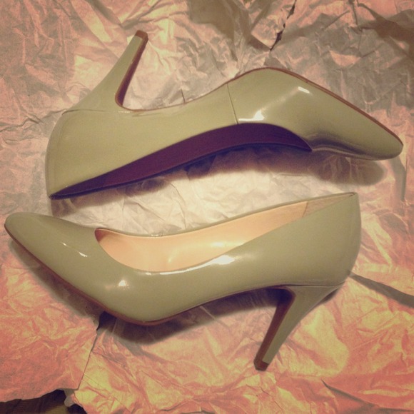 ***SOLD 2 Mbolo*** Franco Sarto mint green pumps