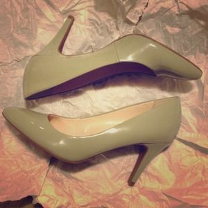***SOLD 2 Mbolo*** Franco Sarto mint green pumps