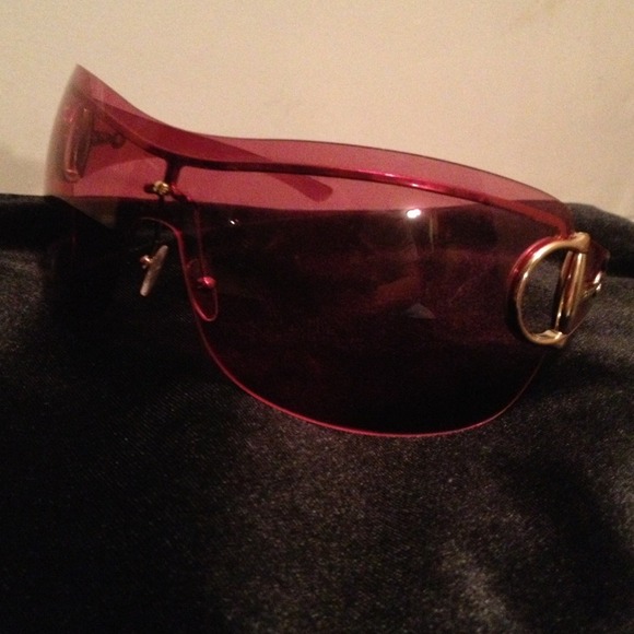 Gucci Accessories - 😱REDUCED😱 😎Authentic Gucci sunglasses😎