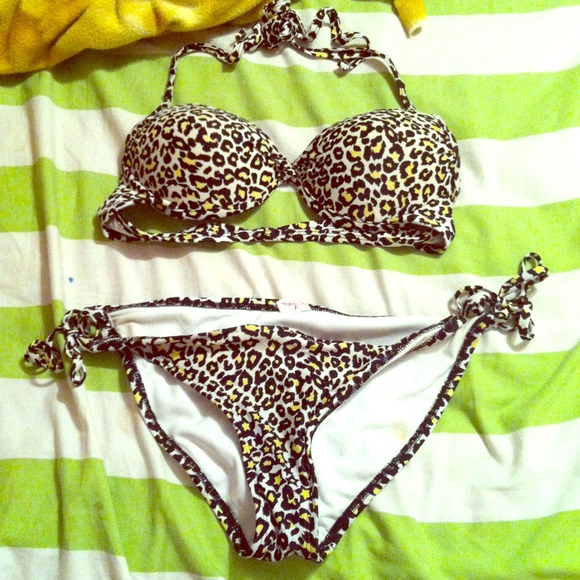 Cheetah print bikini with push-up bra Top