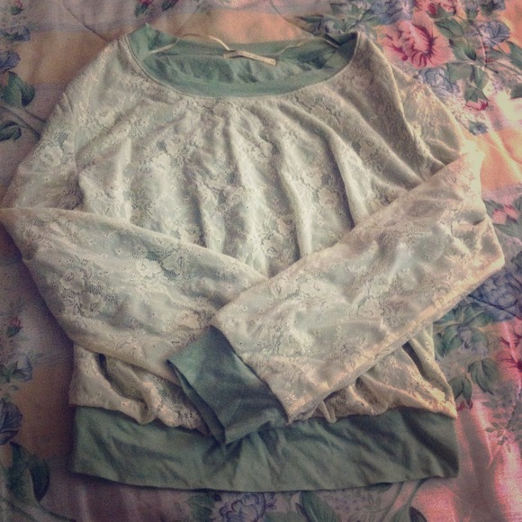NWOT Cream and mint crochet lace patterned sweater