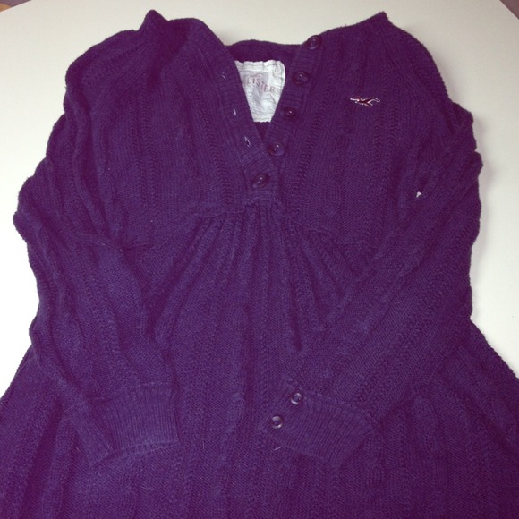 Hollister sweater hold for Moxie257 