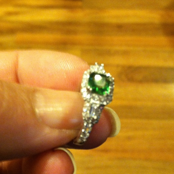 Emerald 925 sterling silver pave size 7 1/2