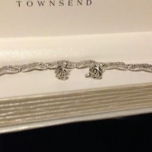 Victoria  Downsend flower rode earrings