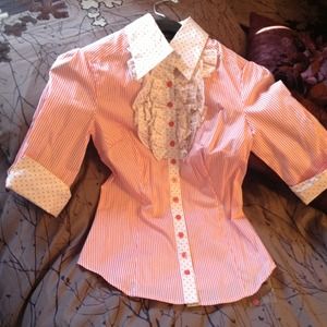 Bebe shirt never worn xxs but fits like a small.