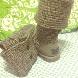 Grey sweater Uggs