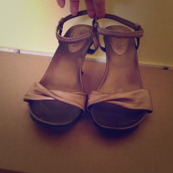 Kenneth Cole Bronze Leather Ankle Wrap Low Heels