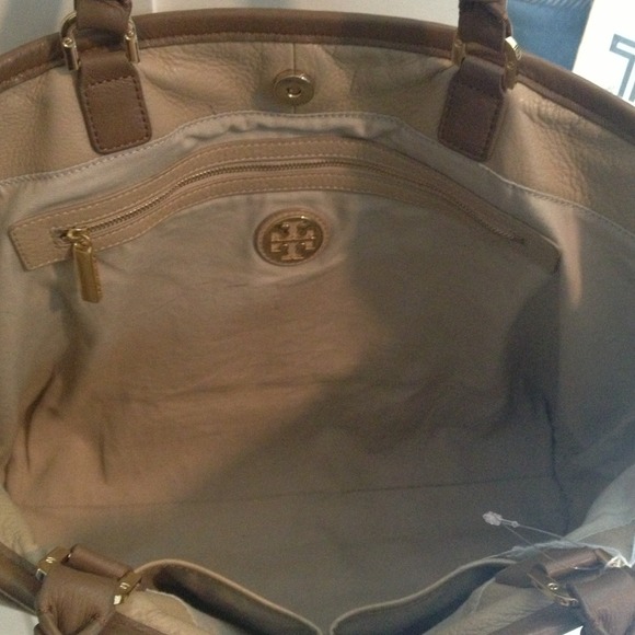 authentic Tory Burch tote - Picture 4 of 4