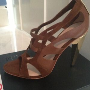 LAMB "Dominica" heels