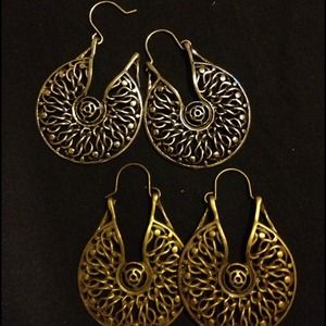 Earring set (never been used)