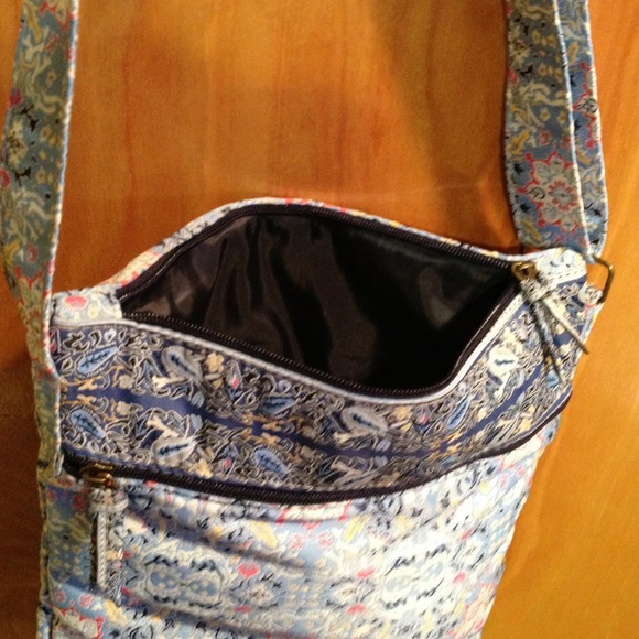 Super cute purse, never used! - Picture 2 of 2