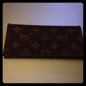 Louis Vuitton Leather Checkbook Cover