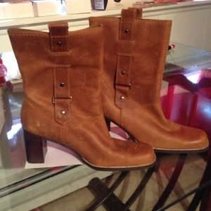 size 8 1/2 aerosoles boots.