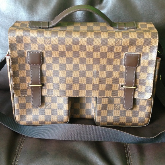 Handbags - 🚫SOLD🚫LV messenger bag