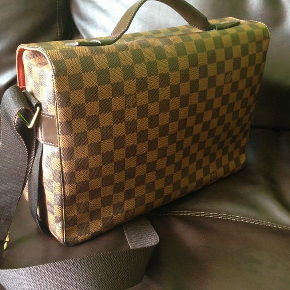 🚫SOLD🚫LV messenger bag - Picture 4 of 4
